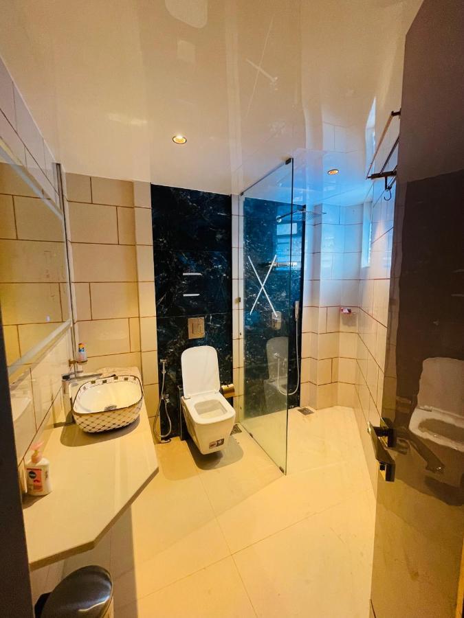 Home2 Renaissance Club ムンバイ エクステリア 写真