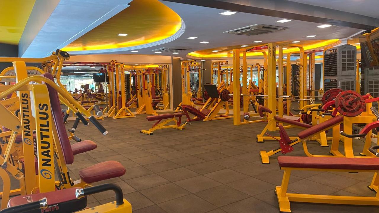 Home2 Renaissance Club ムンバイ エクステリア 写真