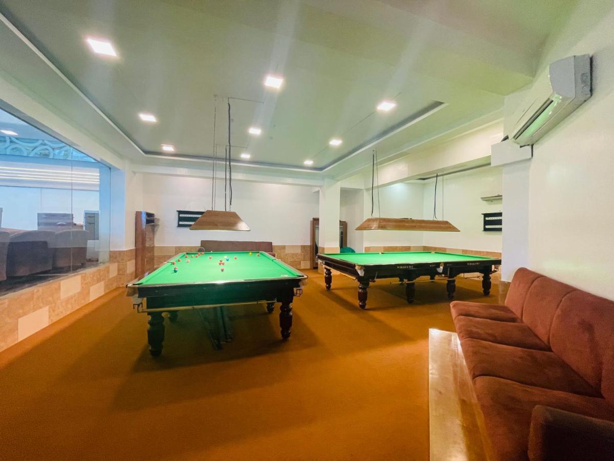 Home2 Renaissance Club ムンバイ エクステリア 写真