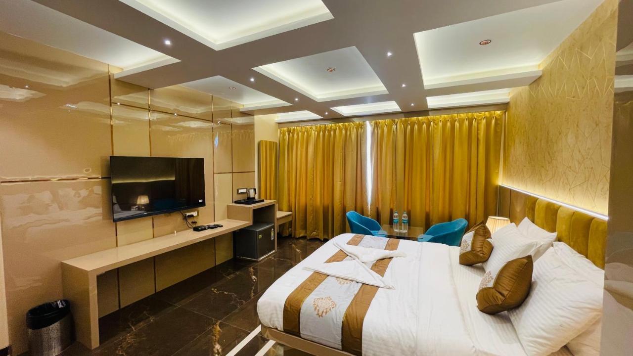 Home2 Renaissance Club ムンバイ エクステリア 写真