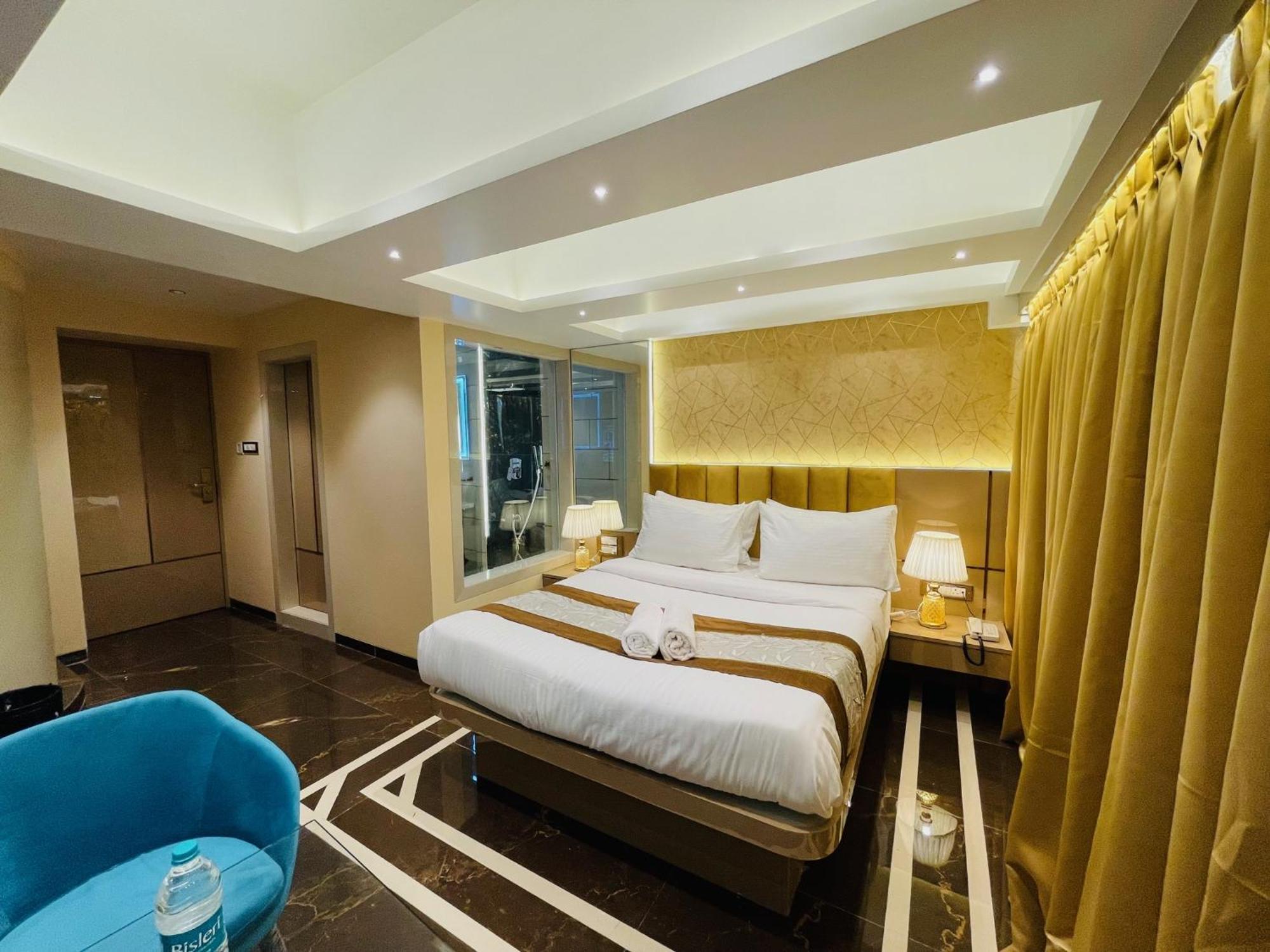 Home2 Renaissance Club ムンバイ エクステリア 写真