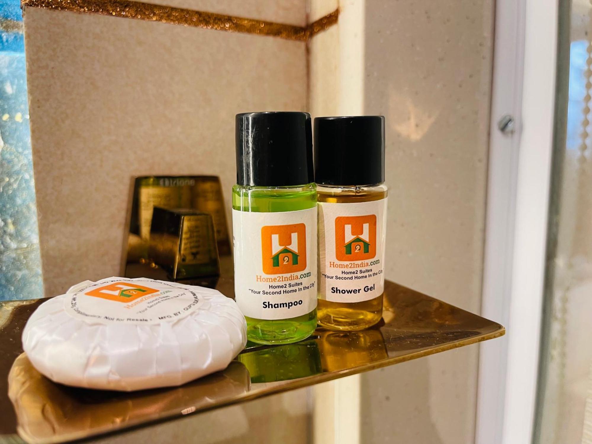Home2 Renaissance Club ムンバイ エクステリア 写真